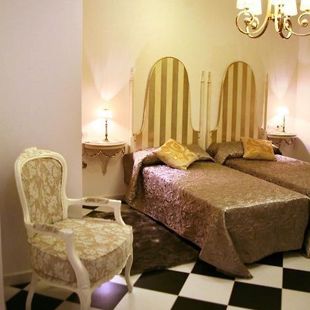 Hostal Meson Castilla سيغوينزا الغرفة الصورة