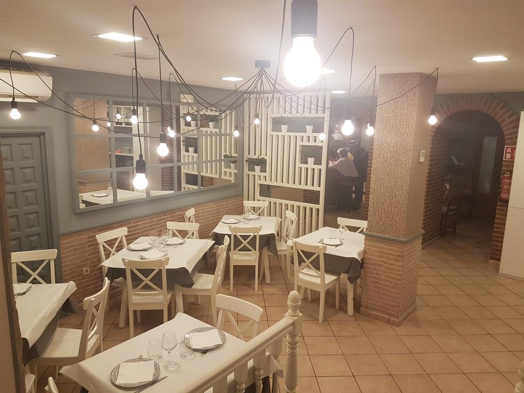 Hostal Meson Castilla سيغوينزا المظهر الخارجي الصورة