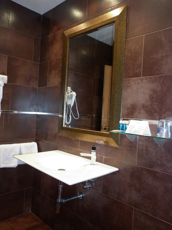 Hostal Meson Castilla سيغوينزا المظهر الخارجي الصورة